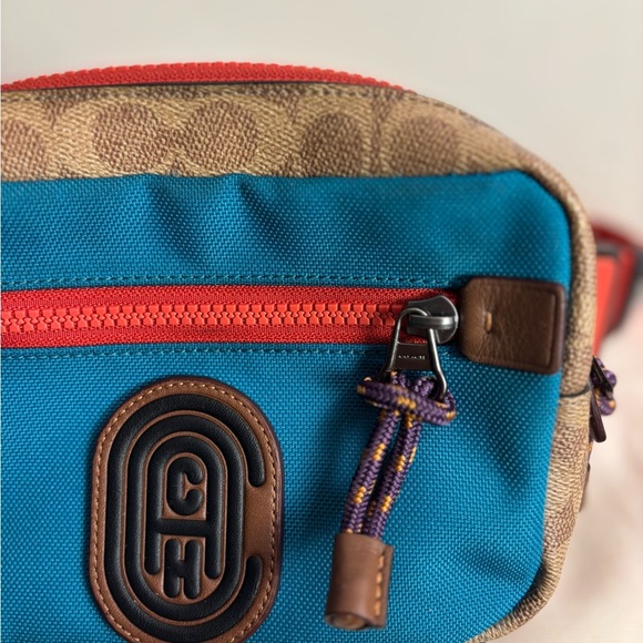 Coach Academy L Pack In Colorblock w/ Signature Print Patch - Picture 5 of 14